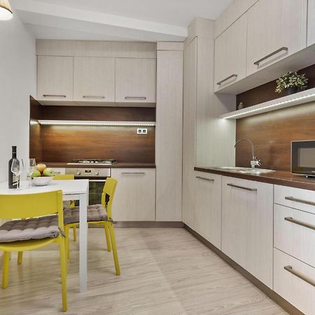 Apple Apartment Братислава Екстер'єр фото