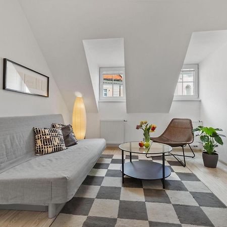 Apple Apartment Братислава Екстер'єр фото