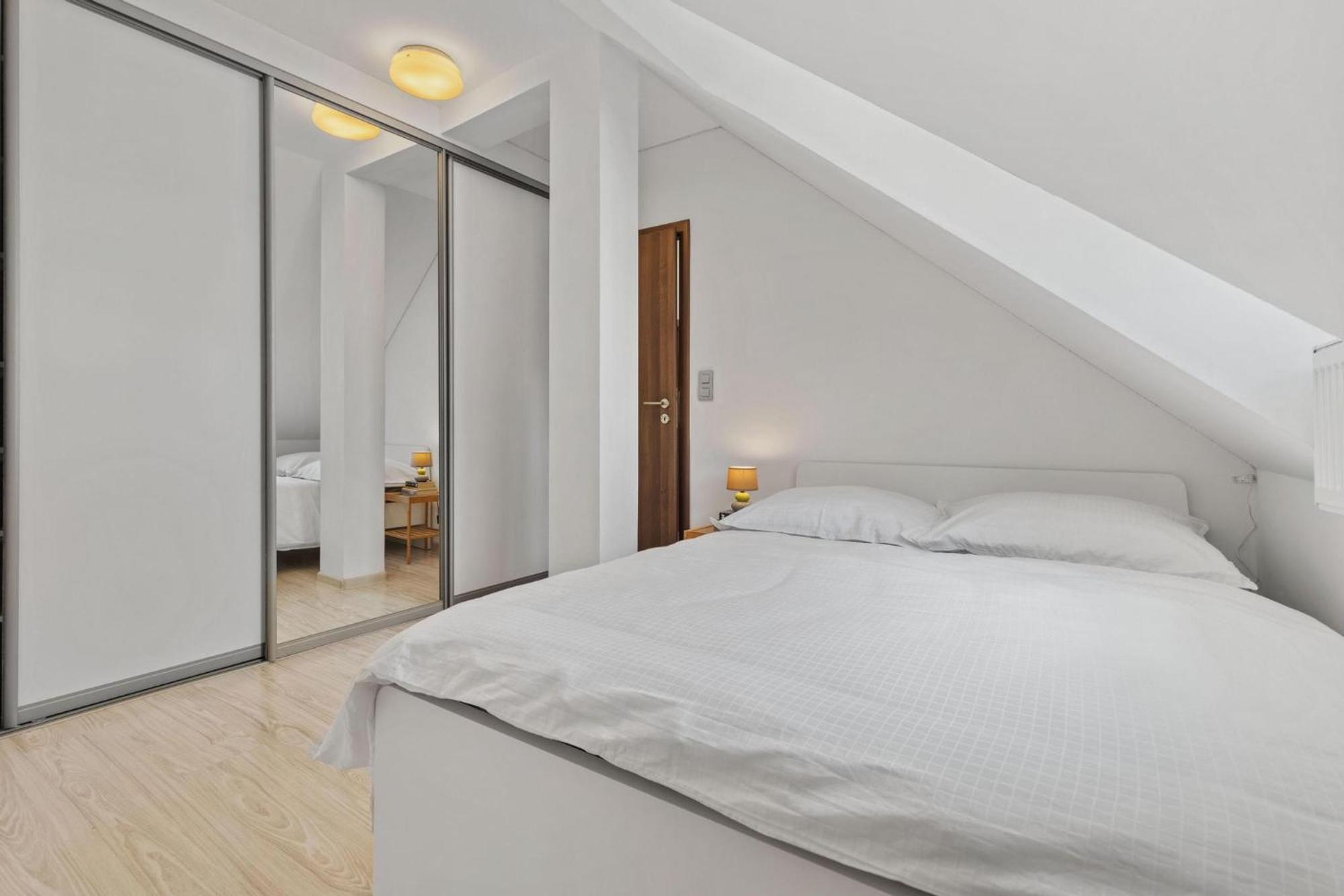 Apple Apartment Братислава Екстер'єр фото
