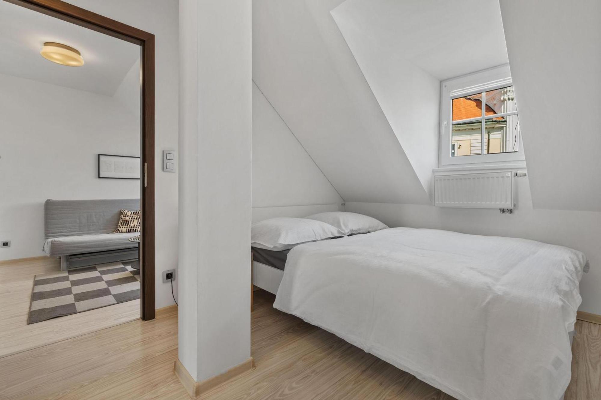 Apple Apartment Братислава Екстер'єр фото